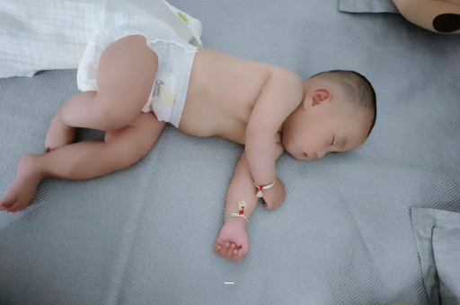 渭南宝宝总是摇头怎么回事